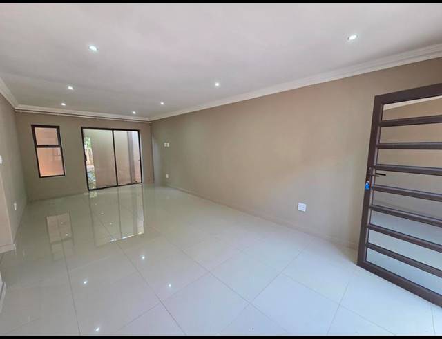 2 BEDROOM PROPERTY TO RENT IN ERASMIA